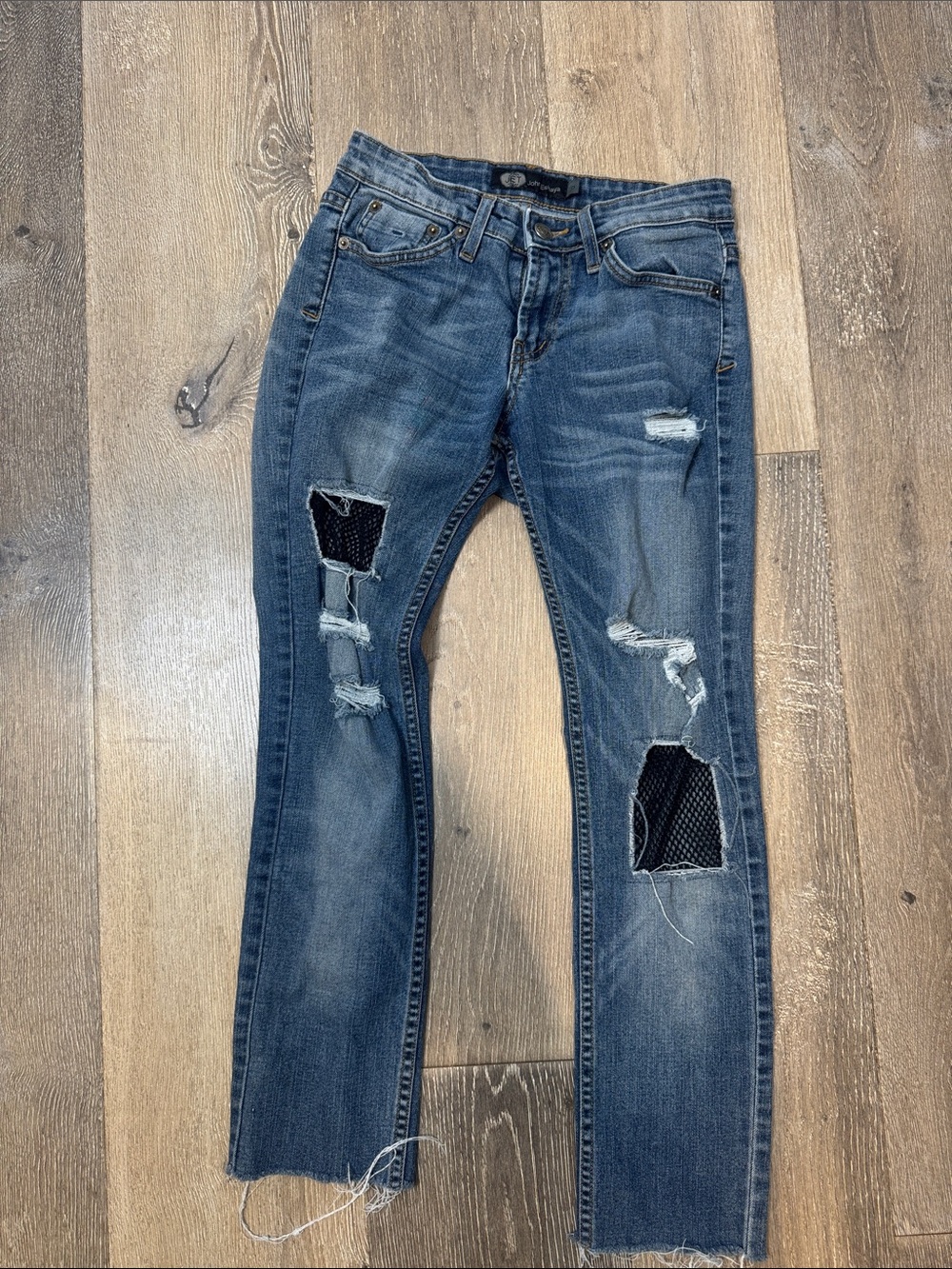 JET John Eshaya Skinny Distressed Jeans in Dark Blue w/ Patch Details AZ1411